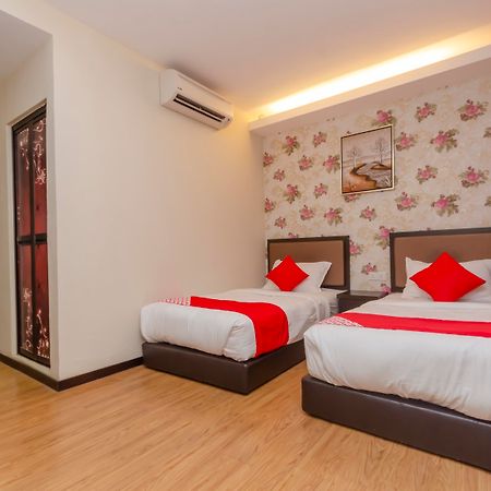 Super Oyo 1214 Oro Hotel Kluang Eksteriør billede